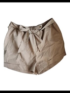 💕3/$15💕 Women's Tie-Waist Shorts in Khaki